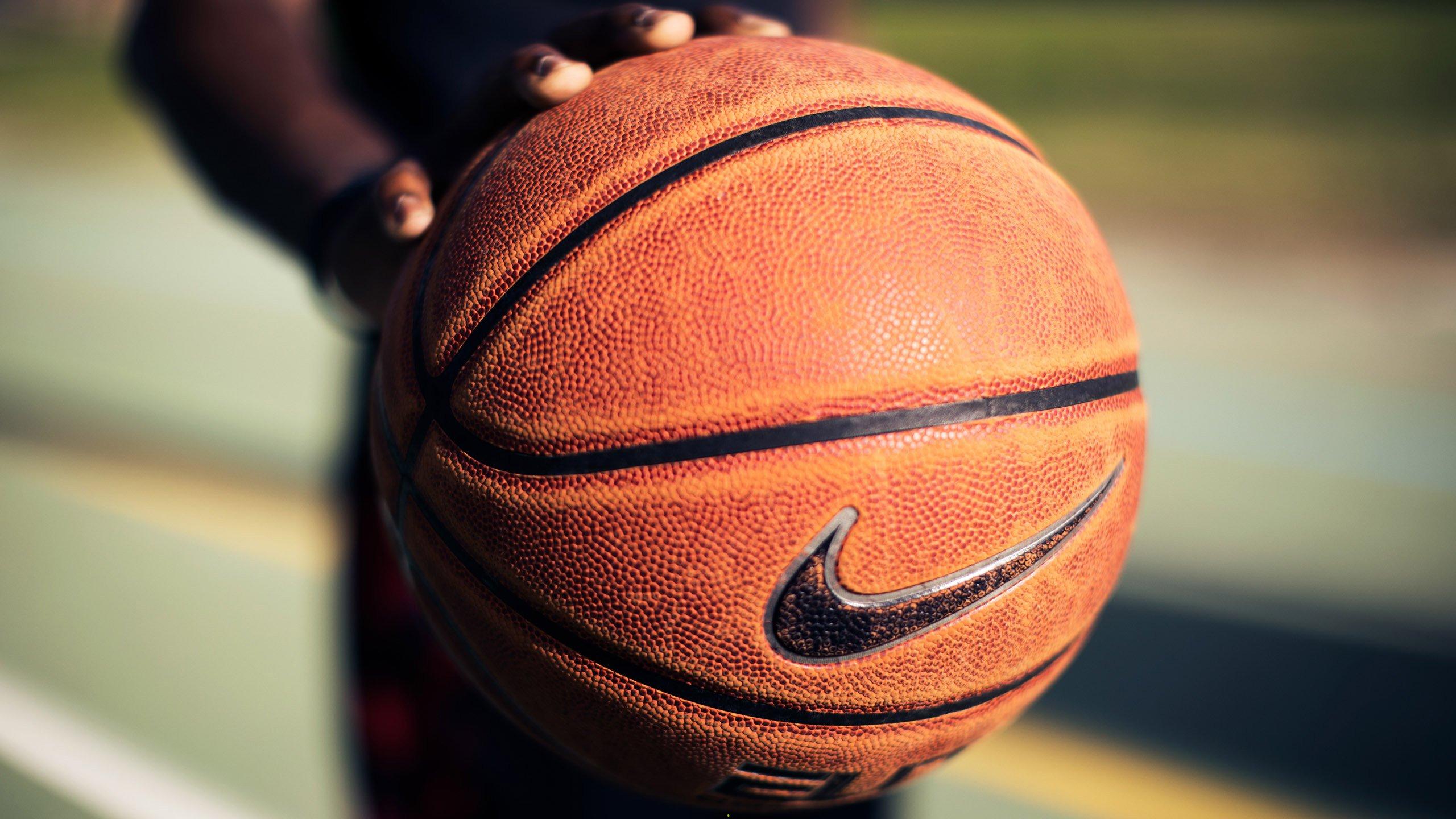NBA总决赛激战正酣，勇士队逆转取胜扳平大比分