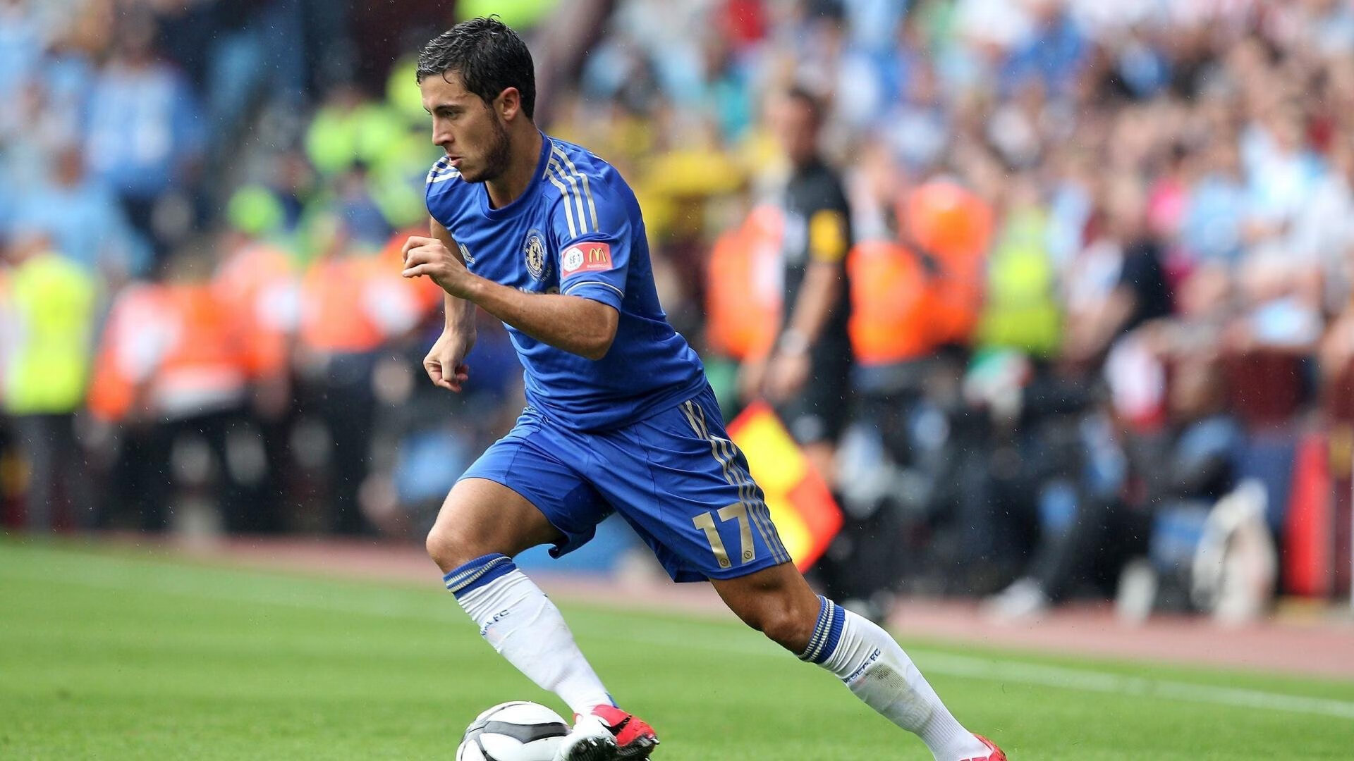 布拉德利闪耀助红军力克皇马，定位球防守成银河战舰隐忧