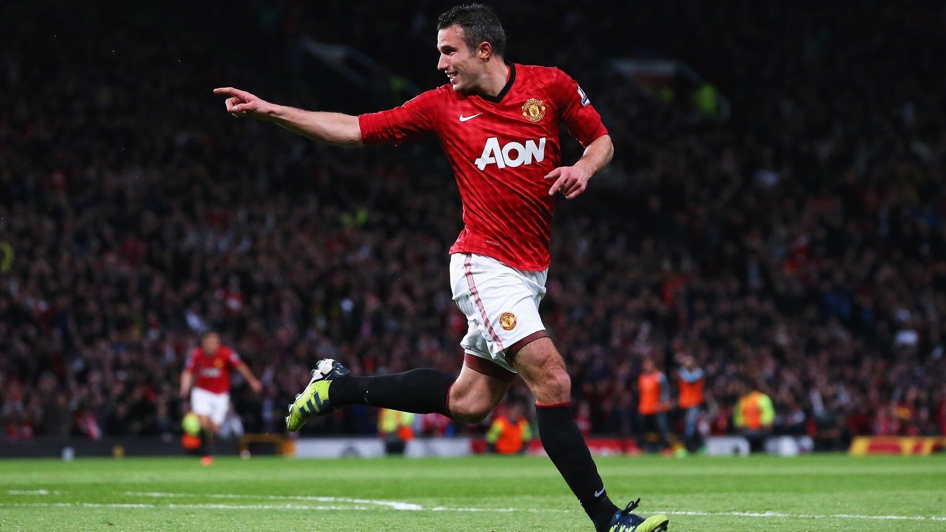 北伦敦防线震动，皇马兴趣引发热刺紧急行动，范德芬或获天价续约